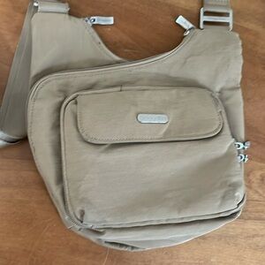 Baggalini Neutral Crossbody Travel Purse